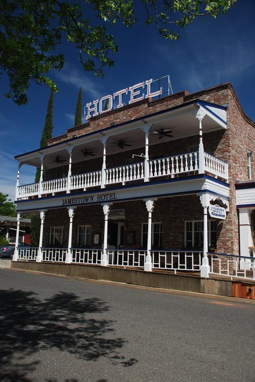 Jamestown Hotel Rum bild